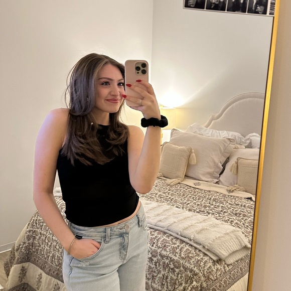 Meet your Posher, Eliza - Picture 1 of 1